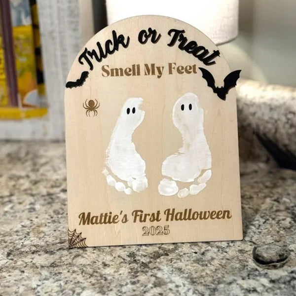 DIY Baby Trick or Treat Smell My Feet Decor Craft, Baby's First Halloween